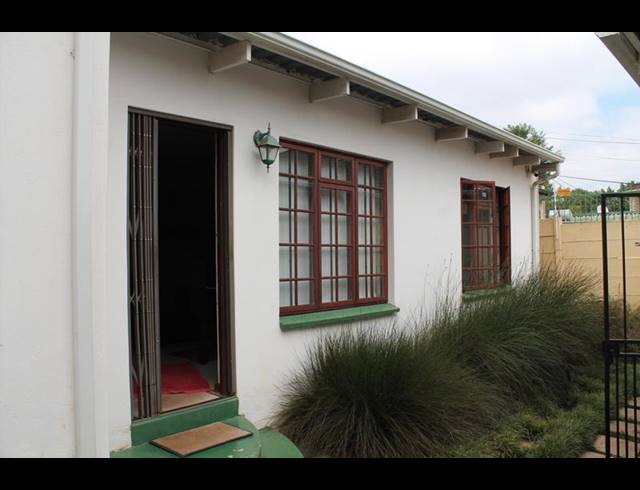 3 BEDROOM HOUSE FOR SALE IN KENSINGTON